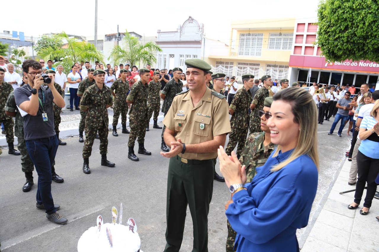 Prefeitura e Tiro de Guerra comemoram os 74 anos da Instituição com assinatura de Lei de benefício a soldados 10