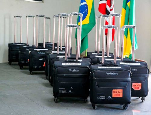 Prefeitura de Lagarto entrega mais 27 mochilas do Projeto Aula Digital