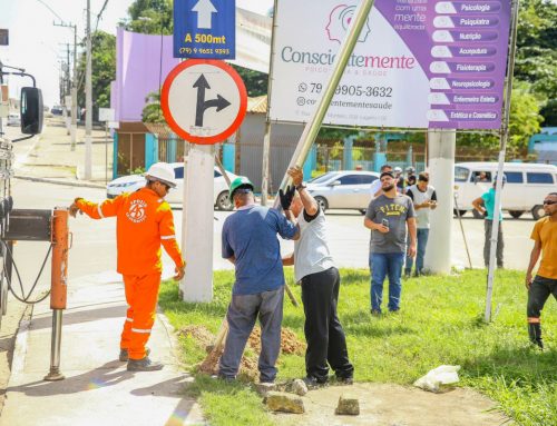 Prefeitura e Governo do Estado instalam dois novos semáforos em Lagarto